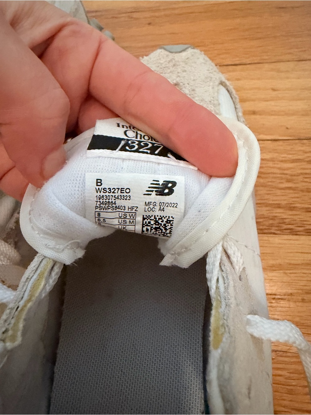 327 New Balance Cream and White Casual Lace-Up Sneakers - Picture 5 of 5